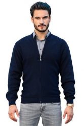 Granatowy rozpinany sweter męski kardigan z wełny merino SL04 Antonio. Niebieskie kardigany męskie M. Lasota - polski producent, l, bez wzorów, z wełny, casualowe, bez kołnierzyka. W wyprzedaży za 269.10 zł.