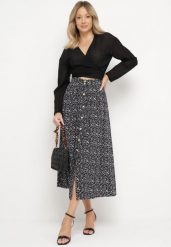 Czarna Wiskozowa Spódnica Maxi w Kwiatowy Print Rozkloszowana Verdandi. Czarne spódniczki damskie Born2be, s, bez wzorów, z wiskozy, maxi, rozkloszowane. Za 29.99 zł.