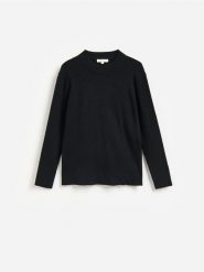 Prążkowany sweter z wiskozą - czarny. Czarne swetry klasyczne damskie Reserved, l, z dzianiny, bez kołnierzyka. Za 139.99 zł.
