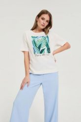 T-shirt z nadrukiem biały. Białe t-shirty damskie MOODO, l, bez wzorów, z bawełny, bez kołnierzyka. Za 59.99 zł.