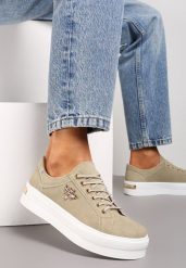 Beżowe Skórzane Sneakersy na Grubej Podeszwie z Przeszyciami i Broszką Nirnile. Brązowe broszki damskie Renee. Za 159.99 zł.