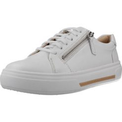 Buty CLARKS 26185917C Biały. Białe obuwie trekkingowe damskie Clarks. Za 535.99 zł.