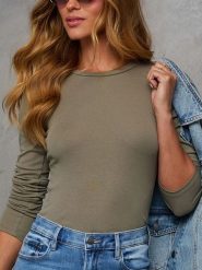 Milan Kiss Koszulka w kolorze khaki rozmiar: M. Brązowe bluzki damskie Milan Kiss, m, bez wzorów, bez kołnierzyka, bez ramiączek. Za 108.74 zł.