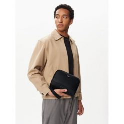 Saszetka Tommy Hilfiger. Czarne saszetki męskie Tommy Hilfiger. Za 329.99 zł.