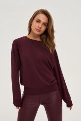 Bluza z dżetami burgundowa. Czerwone bluzy bez kaptura damskie MOODO, l, z bawełny. Za 129.99 zł.