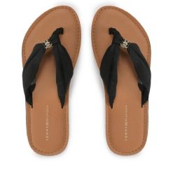 Japonki Tommy Hilfiger. Czarne klapki damskie Tommy Hilfiger, bez wzorów, bez obcasa. Za 159.99 zł.