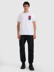 4F T-shirt regular z nadrukiem męski - biały XL. Białe t-shirty męskie 4f, m, bez wzorów, bez kołnierzyka. Za 69.99 zł.