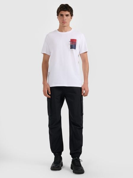 4F T-shirt regular z nadrukiem męski - biały XL. Białe t-shirty męskie 4f, m, bez wzorów, bez kołnierzyka. Za 69.99 zł.