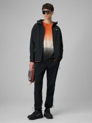 Spodnie casual joggery męskie 4F 4FRSS26TTROM1915. Czarne spodnie materiałowe męskie 4f, bez wzorów, z elastanu, casualowe. Za 249.99 zł.