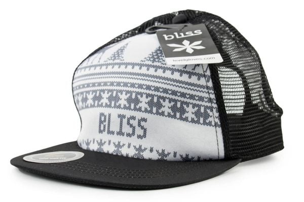 Czapka z daszkiem unisex Level Bliss trucker. Czarne czapki męskie Level, bez wzorów, z materiału. Za 53.49 zł.