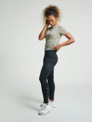 Legginsy damskie Hummel hmlchipo. Czarne legginsy sportowe damskie HUMMEL, xs, bez wzorów, z materiału, do biegania. Za 225.50 zł.