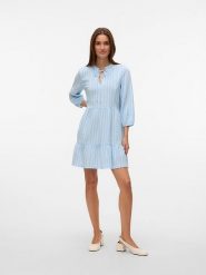 Vero Moda Sukienka w kolorze błękitnym rozmiar: M. Niebieskie sukienki damskie Vero Moda, m, bez wzorów, z bawełny, bez kołnierzyka, bez ramiączek, mini. Za 92.21 zł.