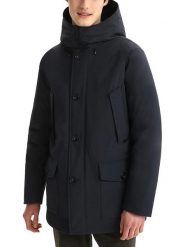 Woolrich Parka puchowa w kolorze granatowym rozmiar: M. Niebieskie parki męskie Woolrich, m, bez wzorów, z puchu. Za 1,647.28 zł.