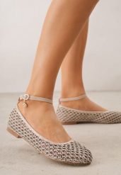 Jasnobeżowe Siateczkowe Balerinki z Wkładką ze Skóry Naturalnej Ozdobione Aplikacją Adriarissa. Brązowe baleriny damskie Born2be, z aplikacjami, ze skóry, bez obcasa. Za 69.99 zł.