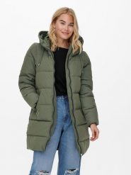 ONLY Płaszcz zimowy 15205369 Zielony Regular Fit. Zielone kurtki damskie Only, na zimę, m, bez wzorów, z syntetyku. Za 399.99 zł.