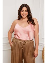 Plus Size Company Top "Lev" w kolorze jasnoróżowym rozmiar: 38. Różowe topy damskie Plus Size Company, plus size, bez wzorów, bez kołnierzyka. Za 48.28 zł.
