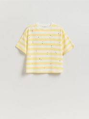 Bawełniany t-shirt z aplikacją - żółty. Żółte t-shirty damskie Reserved, l, z aplikacjami, z bawełny, bez kołnierzyka. W wyprzedaży za 29.99 zł.