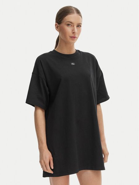 Calvin Klein Jeans Sukienka codzienna LV047F228G Czarny Oversize. Czarne sukienki damskie Calvin Klein Jeans, na co dzień, m, bez wzorów, z bawełny, bez kołnierzyka, bez ramiączek, oversize. Za 289.99 zł.