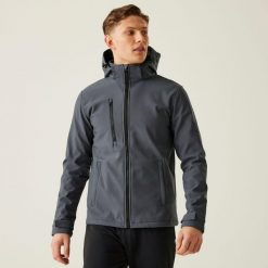 Męska 3-warstwowa kurtka softshell z kapturem Venturer z nadrukiem. Szare kurtki męskie Regatta, na zimę, m, bez wzorów, z softshellu, sportowe, z kapturem. Za 269.99 zł.