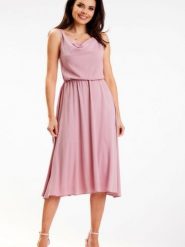 Sukienka Model A579 Dirty Pink - awama. Różowe sukienki damskie Awama, l, bez wzorów, z wiskozy, eleganckie, bez kołnierzyka, plus size, bez ramiączek, midi, dopasowane. Za 300.83 zł.