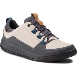 Półbuty CLARKS - AshcombeRun Gtx GORE-TEX 261354107 Grey Combi. Szare półbuty męskie Clarks, z gore-texu, bez zapięcia. W wyprzedaży za 369.00 zł.