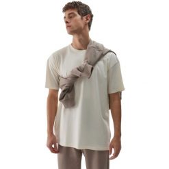 Koszulka męska 4F M2967 złamana biel 4FWAW25TTSHM2967 11S ROZMIAR S. Białe t-shirty sportowe męskie 4f, l, bez ramiączek, do piłki nożnej. Za 51.90 zł.