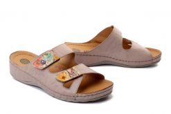 DR. BRINKMANN 700225-08 beige, klapki profilaktyczne damskie. Brązowe klapki damskie Dr. Brinkmann, bez wzorów, ze skóry, bez obcasa. Za 174.95 zł.