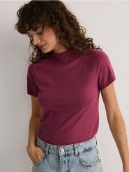 Sweter z wiskozą - jasnofioletowy. Fioletowe swetry klasyczne damskie Reserved, l, z dzianiny, bez kołnierzyka. W wyprzedaży za 49.99 zł.