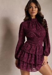 Fioletowa Koronkowa Sukienka Taliowana z Falbankami Odrasja. Fioletowe sukienki damskie Renee, na imprezę, m, z aplikacjami, z koronki, bez kołnierzyka, bez ramiączek, mini. Za 139.99 zł.