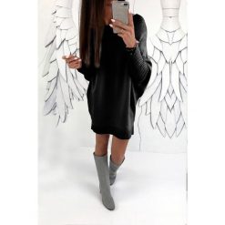 Tunika HAVIERA BLACK. Czarne tuniki damskie Tunika HAVIERA BLACK, uniwersalny, bez wzorów, bez kołnierzyka, bez ramiączek. W wyprzedaży za 59.00 zł.