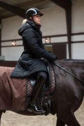 Damska długa kurtka Equestrian Stockholm Denali. Brązowe kurtki damskie EQUESTRIAN STOCKHOLM, na zimę, m, bez wzorów, z puchu, bez kaptura. Za 1,536.25 zł.