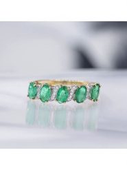 DIAMOND & CO Złoty pierścionek "Sambava" z diamentami i szmaragdami rozmiar: 58. Zielone pierścionki damskie Diamond & Co, z diamentem, złote. Za 1,858.13 zł.