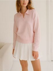 Sweter z kołnierzem - różowy. Czerwone swetry klasyczne damskie Sinsay, l, bez kołnierzyka. Za 39.99 zł.