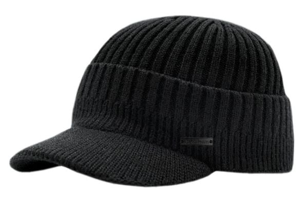 Jesienno-zimowa Czapka z Daszkiem - Dzianina Akrylowa - Pako Jeans. Czapki męskie Pako Jeans, na zimę, bez wzorów, z dzianiny. Za 45.00 zł.