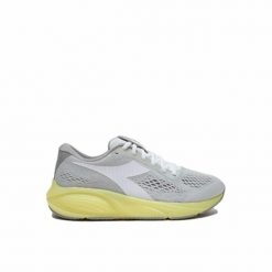Obuwie Sportowe Damskie Diadora Freccia Szary. Szare buty sportowe na co dzień damskie Diadora, bez wzorów. Za 179.99 zł.