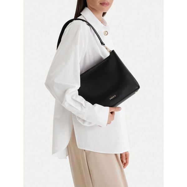 Torebka MEXX. Czarne torebki klasyczne damskie Mexx, bez wzorów, bez dodatków. Za 179.99 zł.