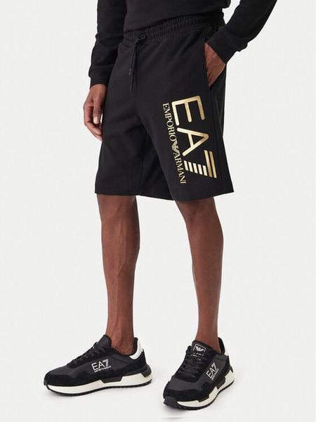 EA7 Emporio Armani Szorty sportowe 7M001414 AF22266 MC004 Czarny Regular Fit. Czarne szorty męskie EA7 Emporio Armani, bez wzorów, z bawełny, sportowe. Za 409.99 zł.