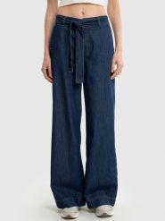 Jeansy damskie wide z paskiem granatowe Julii 550. Niebieskie jeansy damskie Big Star, z podwyższonym stanem. Za 299.99 zł.