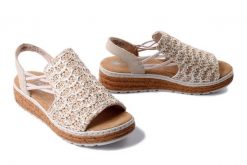 RIEKER 62741-60 beige, sandały damskie. Brązowe sandały damskie Rieker, bez wzorów, bez obcasa, na koturnie. Za 271.92 zł.