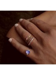 Les Petites Précieuses Pozłacany pierścionek z cyrkoniami i kwarcem rozmiar: 58. Niebieskie pierścionki damskie Les Petites Précieuses, z cyrkonią, pozłacane. Za 166.88 zł.