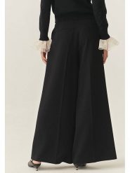 TATUUM Spodnie "Marko" w kolorze czarnym rozmiar: 38. Czarne spodnie materiałowe damskie Tatuum, bez wzorów, z materiału. Za 177.32 zł.