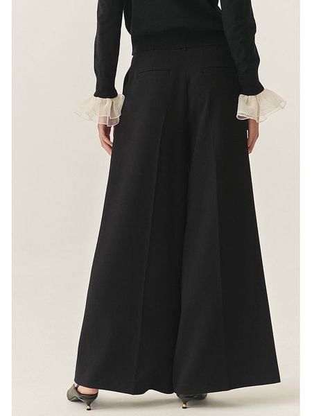 TATUUM Spodnie "Marko" w kolorze czarnym rozmiar: 40. Czarne spodnie materiałowe damskie Tatuum, bez wzorów, z materiału. Za 219.08 zł.