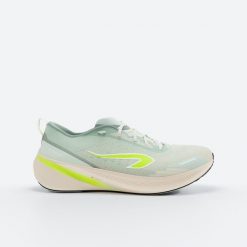 Buty do biegania damskie Kiprun Cushion 500. Brązowe obuwie do biegania damskie KIPRUN. W wyprzedaży za 199.99 zł.
