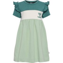 Sukienka dla dziewczynki Hummel Talya. Zielone sukienki dziewczęce HUMMEL, bez wzorów, z bawełny, bez ramiączek, krótkie. Za 172.50 zł.