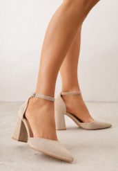 Ciemnobeżowe Czółenka z Imitacji Zamszu na Słupku z Noskiem w Szpic Violetto. Brązowe czółenka damskie Born2be, bez wzorów, z jeansu, bez obcasa, na słupku. Za 89.99 zł.