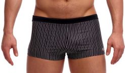 Bokserki kąpielowe Funky Trunks Pin Stripe. Czarne kąpielówki męskie FUNKY TRUNKS, l, bez wzorów, z materiału, na fitness i siłownię. Za 179.00 zł.