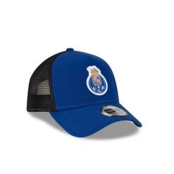 Czapka trucker FC Porto Core. Niebieskie czapki męskie New Era, bez wzorów, z materiału, eleganckie. Za 175.50 zł.