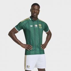 Koszulka wyjazdowa RPA 26. Zielone t-shirty sportowe męskie Adidas, bez ramiączek, do piłki nożnej. Za 439.00 zł.