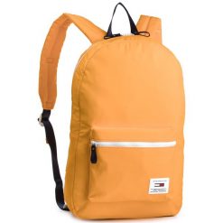 Plecak TOMMY JEANS - Tjm Urban Tech Backpack AM0AM04602 733. Brązowe plecaki damskie Tommy Jeans, bez wzorów, z jeansu. W wyprzedaży za 199.00 zł.