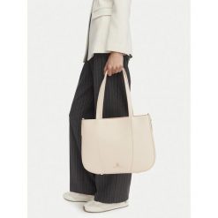 Torebka Beverly Hills Polo Club. Białe torebki klasyczne damskie Beverly Hills Polo Club, bez wzorów, bez dodatków. Za 219.99 zł.
